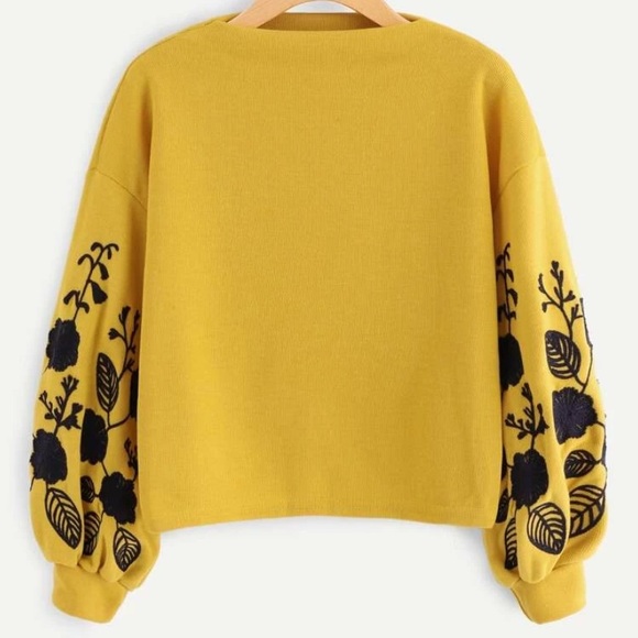 Tops - ONE LEFT🆕🌻Oversized Floral Sweatshirt